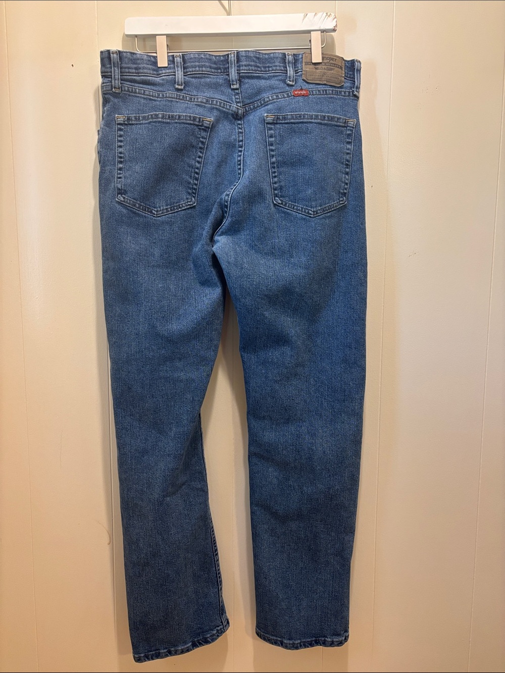 Wrangler Comfort Flex Waistband Regular Fit Jeans 34x32 Medium Wash - Picture 2 of 10